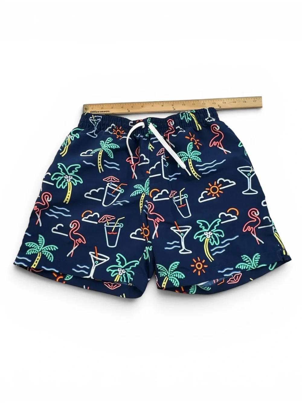 Chubbies The Neon Lights Classic Trunks Large Shorts Size Medium 6” No Liner